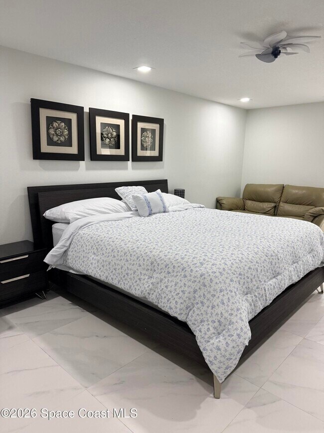 Building Photo - 3223 S Atlantic Ave