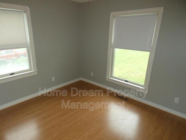 Building Photo - 10451 Edgehill Ln