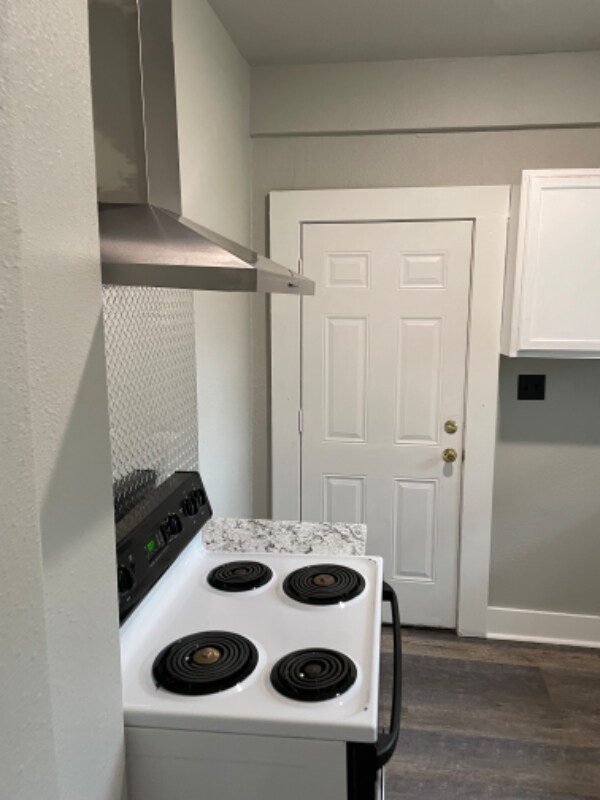 Building Photo - 2106 Stonewall St