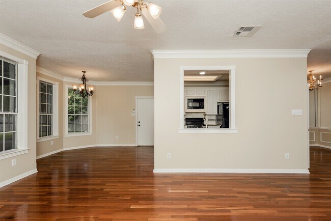 Building Photo - 215 Sunset Ridge Dr
