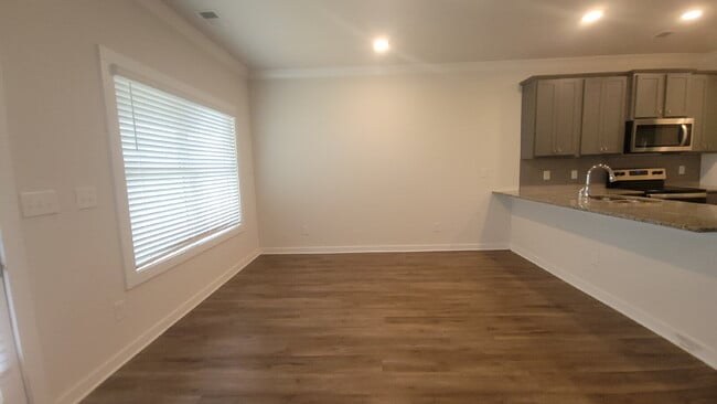 Building Photo - 7203 Chatfield Wy NW