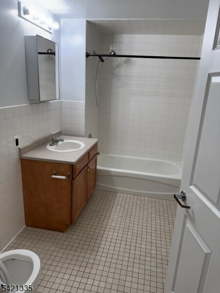 Building Photo - 53 W Palisade Ave