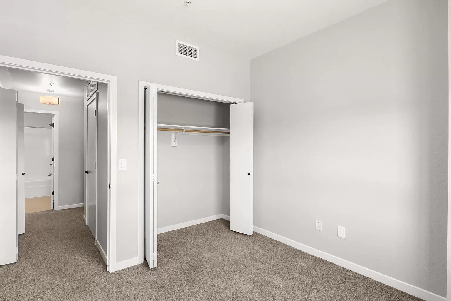 Building Photo - 1127 Broadway St NE