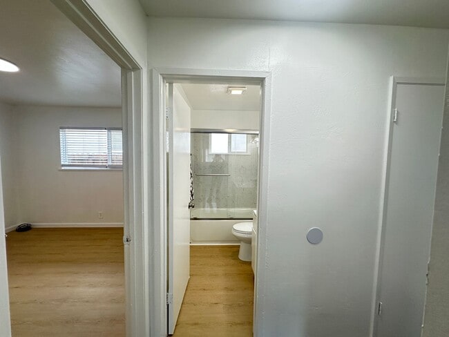 Building Photo - 3408