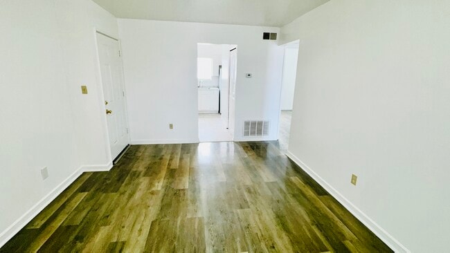 Building Photo - Fordhaven Rd