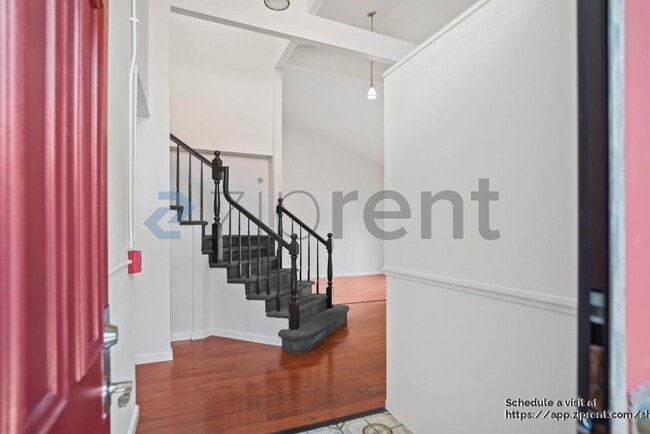 Building Photo - 740 Hollyhock Dr