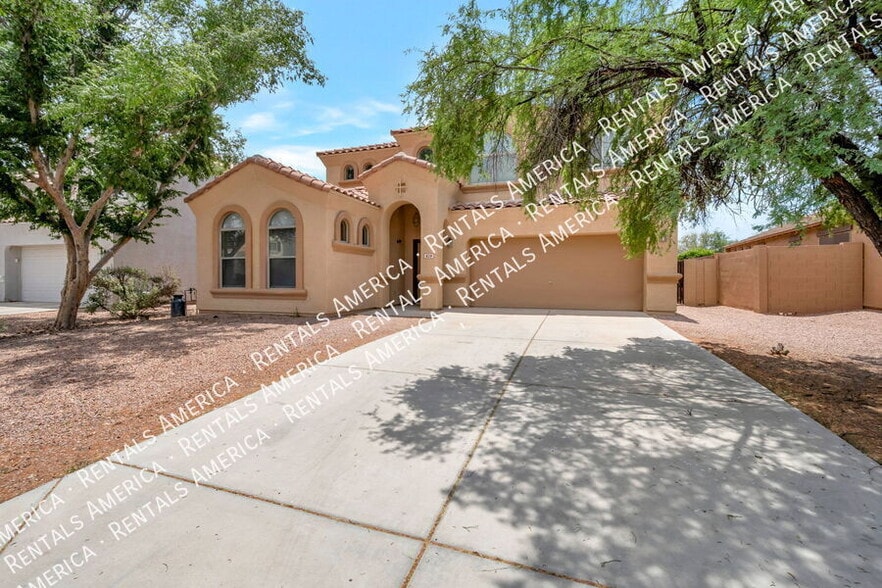 Building Photo - 629 E Saddle Way