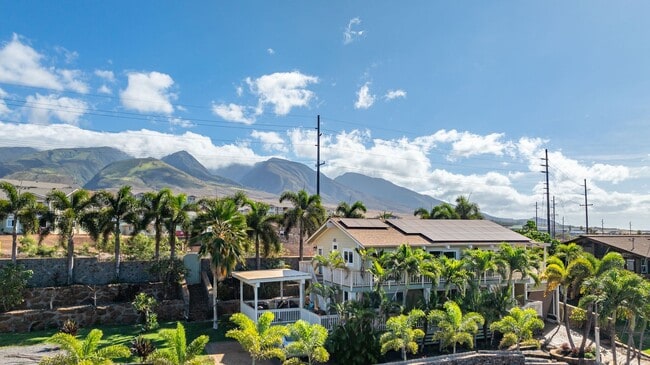 Building Photo - Oceanview 3-Bedroom in Lahaina – Solar, EV...