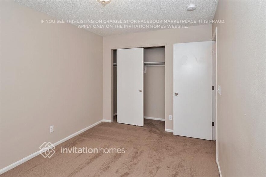 Building Photo - 3849 Primrose Ln