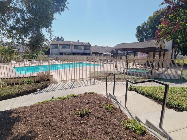 Primary Photo - Torrance Townhouse for LEASE | 3 Bed/2 Bat...