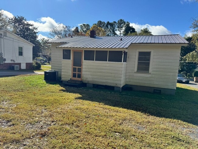 Building Photo - 2/1 in City of Shelby
