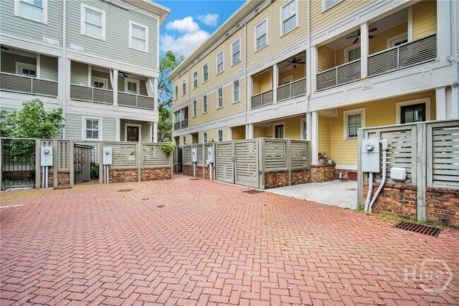 Building Photo - 718 Tattnall St