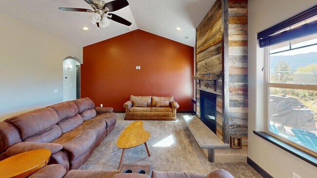 Building Photo - Partially Furnished Home