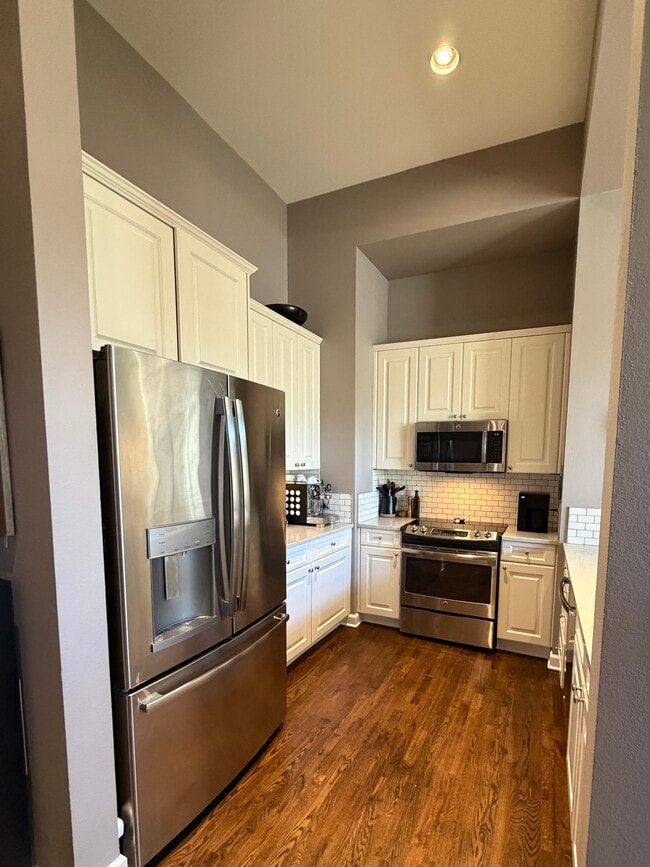 Building Photo - 25 N Downing St