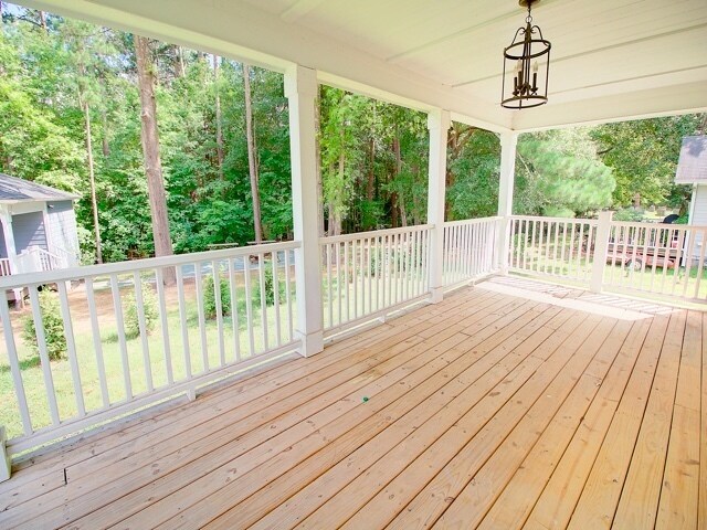 Building Photo - 4 Bedroom 3 Bath Home In Chapel Hill!