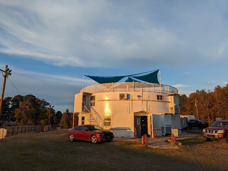 Building Photo - 526 Allen Dr