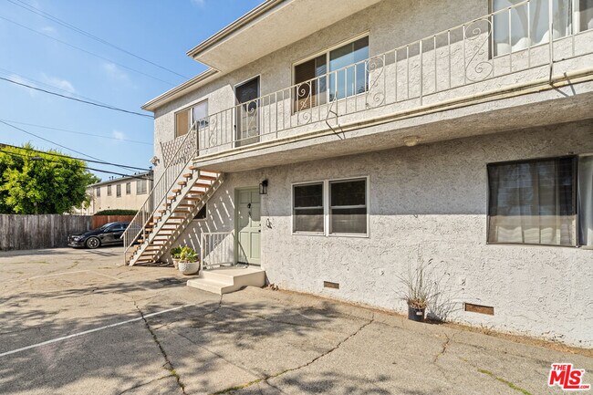 Building Photo - 717 Raymond Ave
