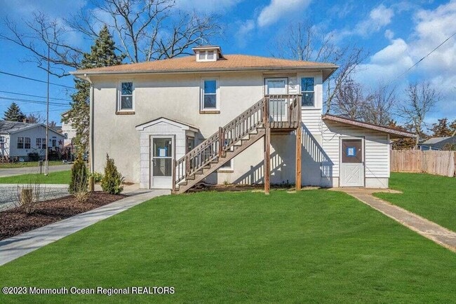 Building Photo - 7 Pollys Park Dr