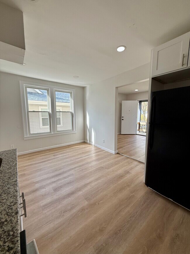 Building Photo - 224 Stratford Road