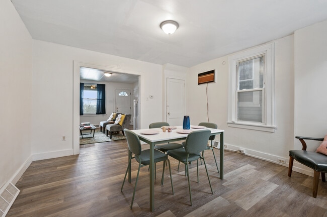 Building Photo - 2241 Hawthorne Ave