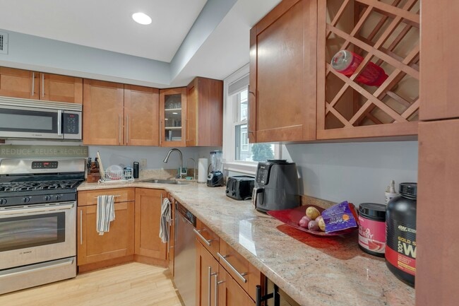 Building Photo - 439 2nd St