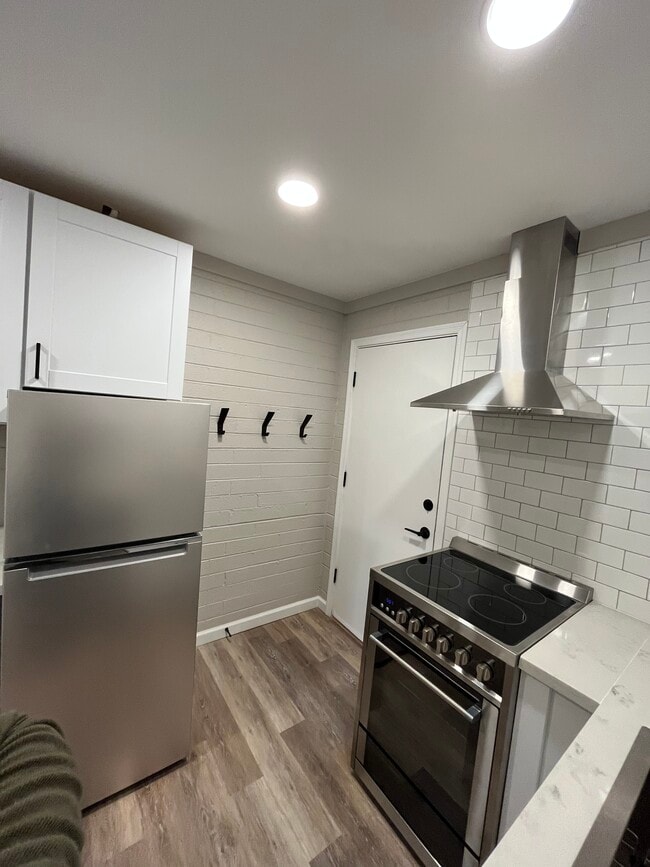 Building Photo - The Catalina