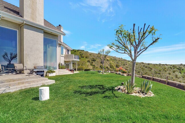 Building Photo - 3000 Sequit Dr