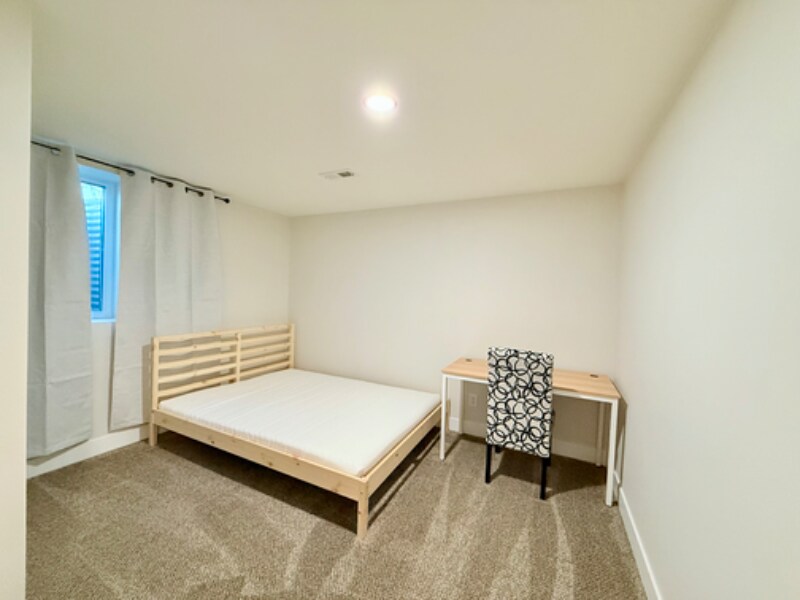 Building Photo - 9989 Dodge Dr