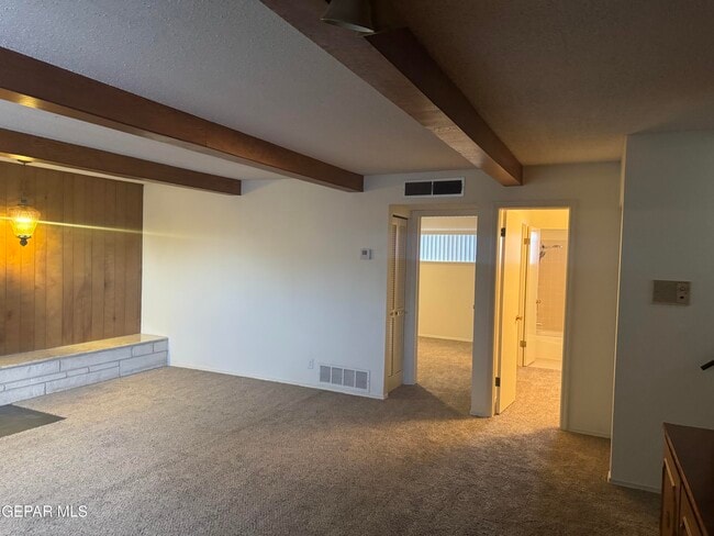 Building Photo - 8800 Sampson Ct