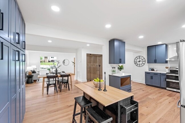 Building Photo - 28 Douglas Dr