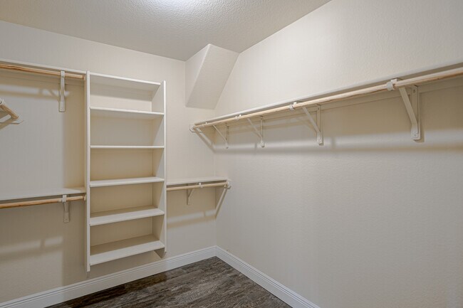 Building Photo - 121 Hematite Ln