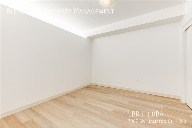 Building Photo - Newly Reduced Rent & 1 Month Free w/15 Mon...