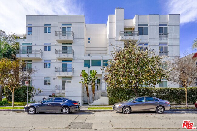 Primary Photo - 401 Serrano Ave