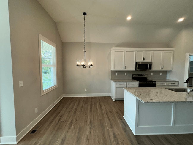 Building Photo - 1439 SW Winthrop Dr