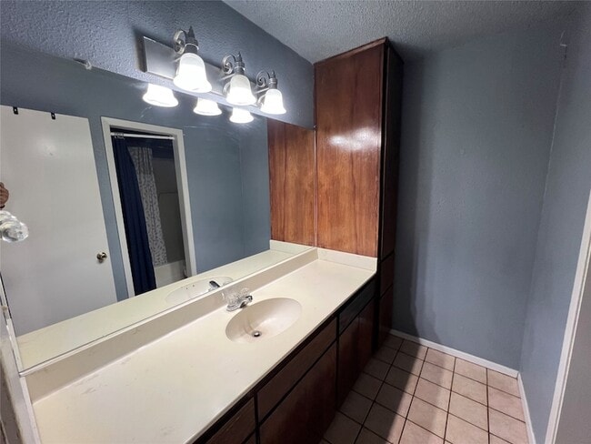 Building Photo - 1509 N Grant Dr