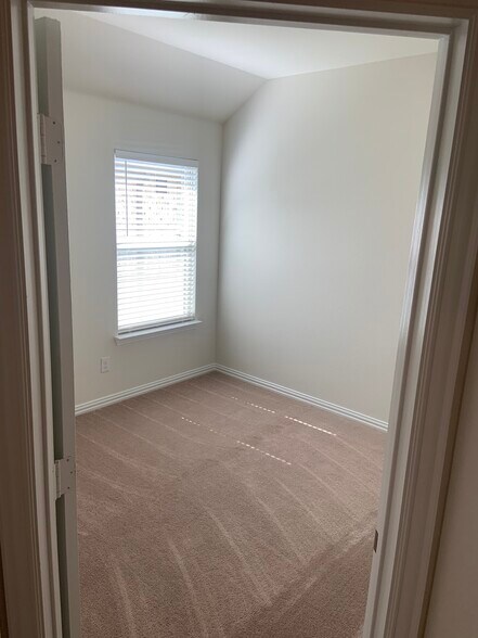 Spacious Bedrooms - 6214 Heron Dr