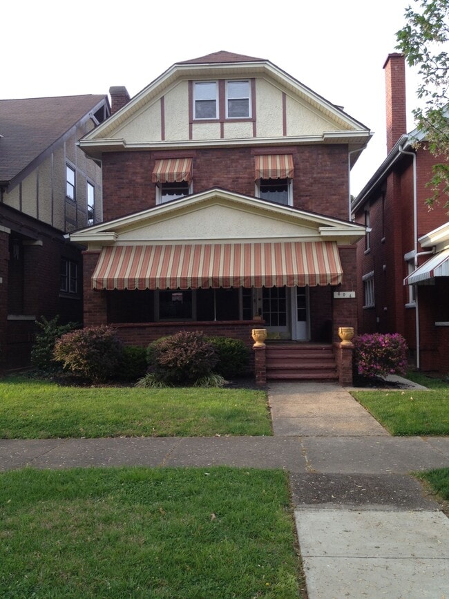 Building Photo - 604 12th Ave