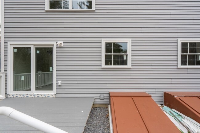 Building Photo - 86 Reservoir Dr