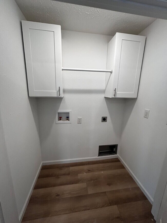 Building Photo - Charming 3-Bedroom House on Stallings Rd w...
