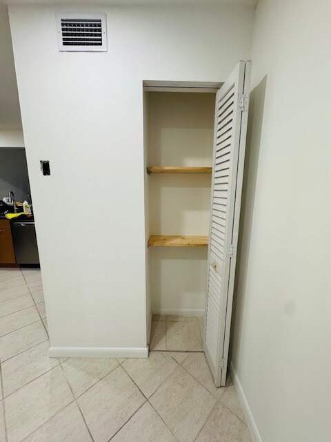 Building Photo - 343-308 Ives Dairy Rd