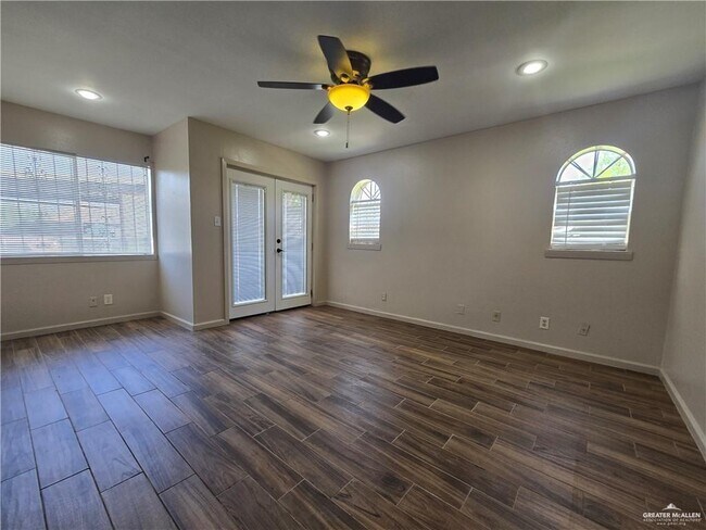 Building Photo - 33 Highland Park Ave