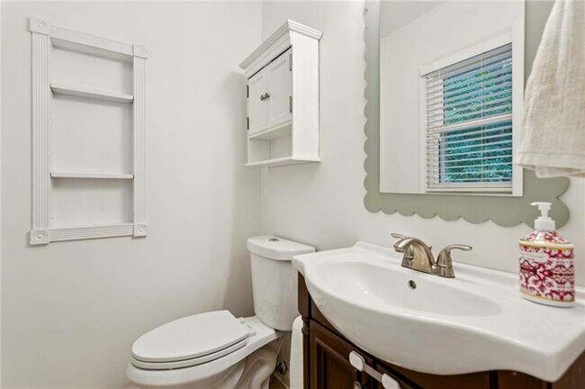 Building Photo - 3137 Ann Rd SE