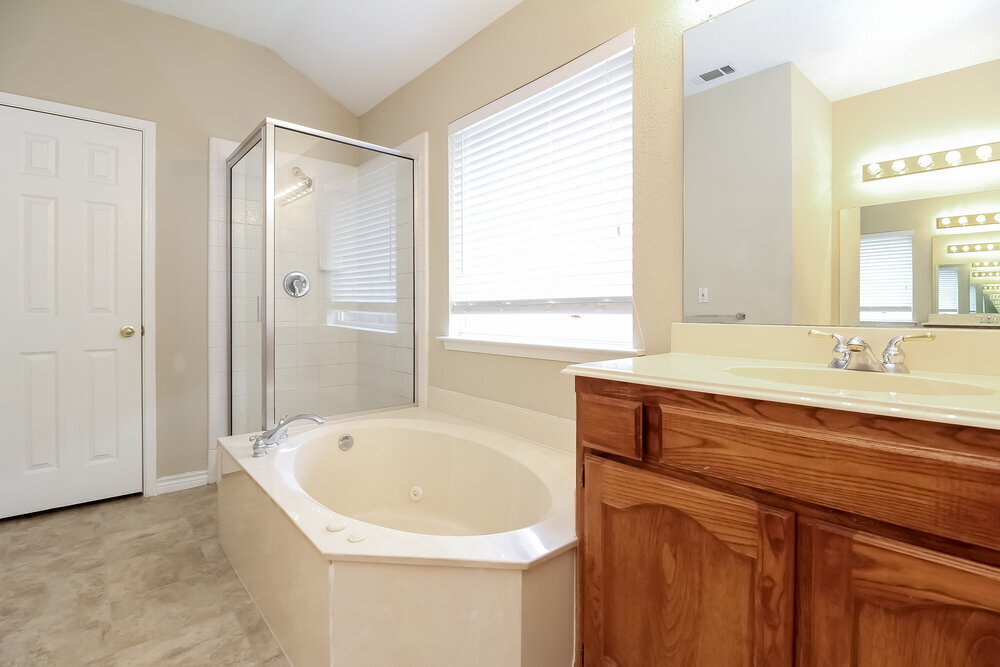 Building Photo - 1554 Cardigan Ln