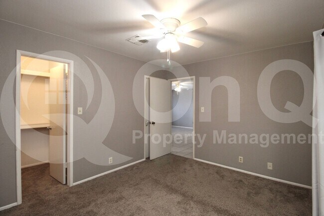 Building Photo - 9021 W Elm St