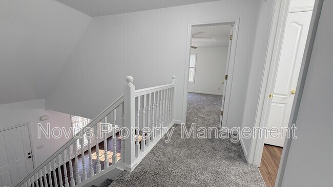 Building Photo - 3395 Woodlake Ln
