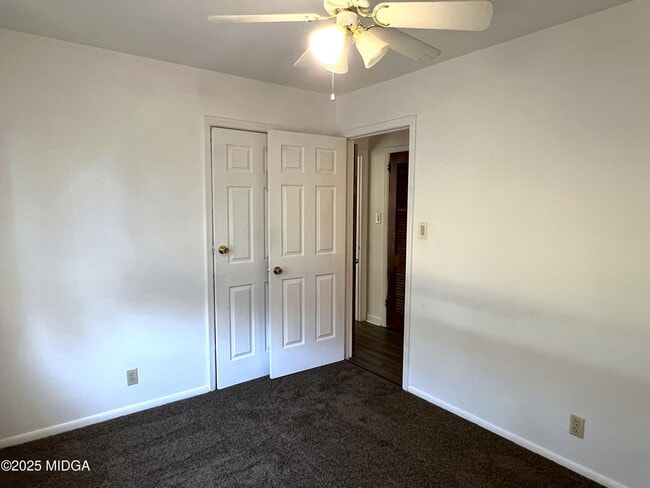 Building Photo - 3347 Thunderbird Rd