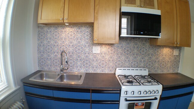 Kitchen - 5008 Penn St