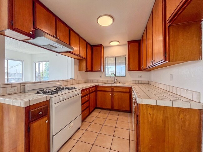 Interior Photo - 11943 Grevillea Ave