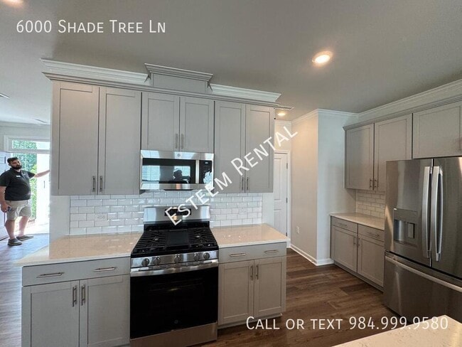 Building Photo - 6000 Shade Tree Ln