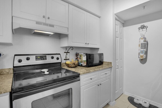 Building Photo - 3301 Tuscany Way